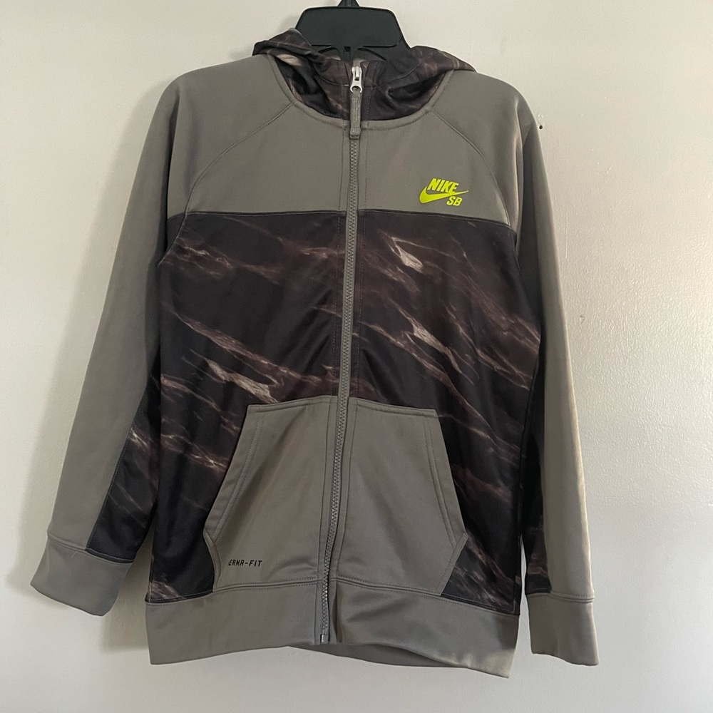 Nike Boys Zip Up - Fleeced inside - Boys size large